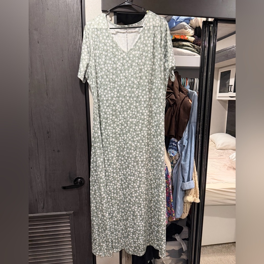 Boutique maxi flowered dress #maxi #dress